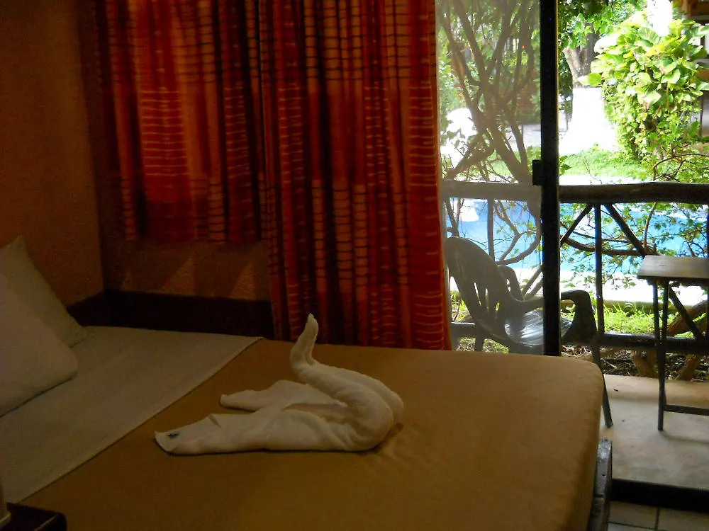***  Hotel Bosque Caribe, 5Th Av. Zone Playa del Carmen México